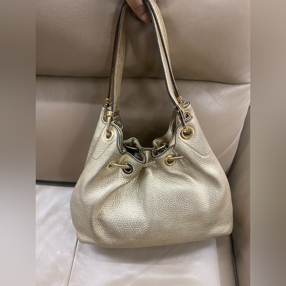 ❌SOLD❌ Stunning Gold Michaelkors Bag!! Original from the USA! Barely used!! - Picture 5 of 11